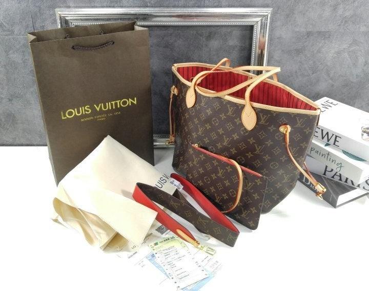 루이비통 NEW REVERSIBLE NEVERFULL 네버풀 반둘리에 인사이드 아웃 MM (국내배송)