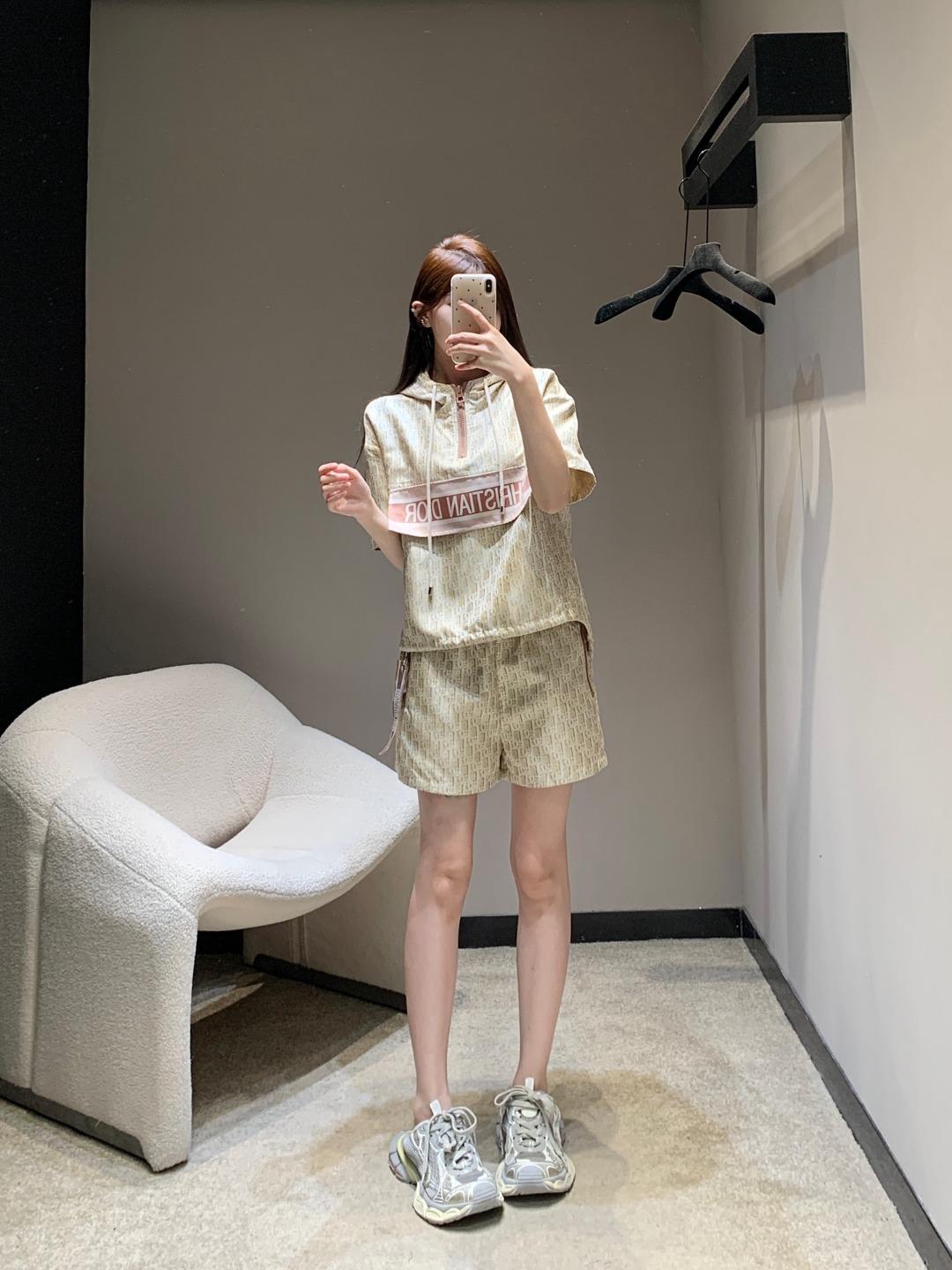 디올 레터 후드 드롭 숄더 반팔 스웨트셔츠 + 반바지 세트 (해외배송)